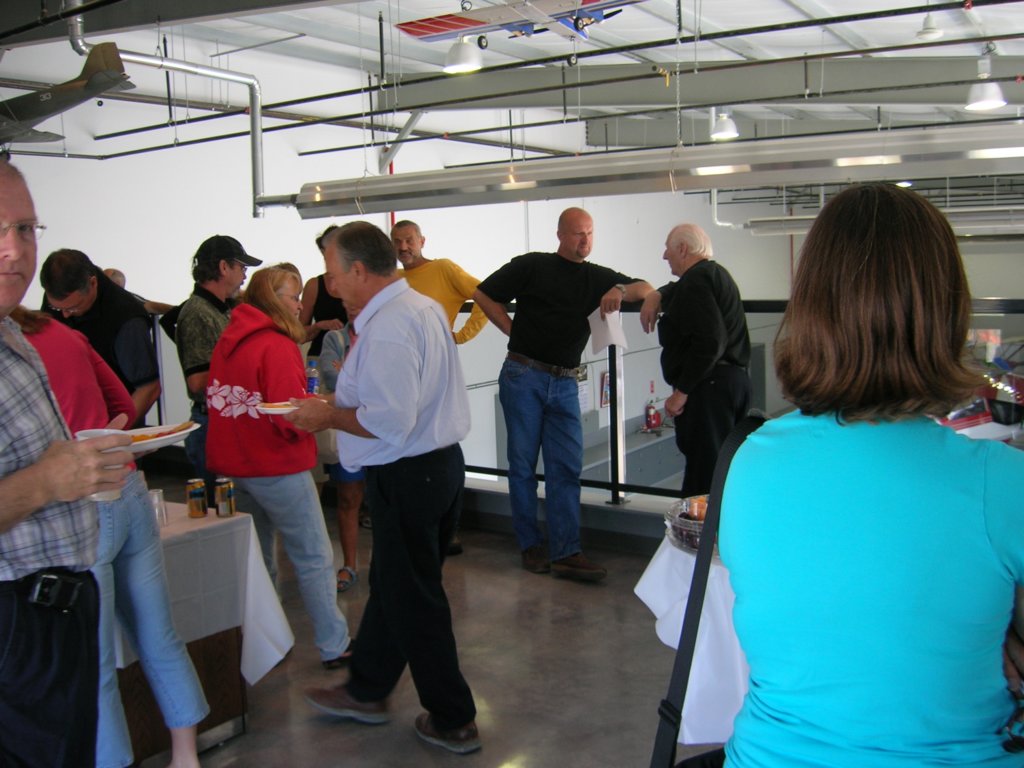 hanger_party_07__2.jpg