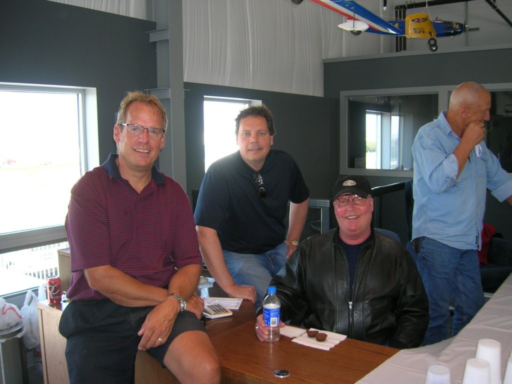 hanger_party_07__6.jpg